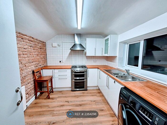 1 Bedroom Flat To Rent In Eclipse Street, Cardiff, CF24