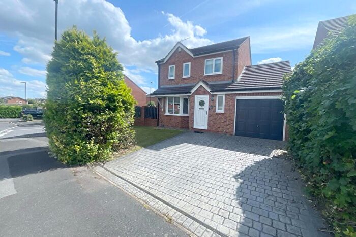 3 Bedroom Detached House For Sale In Kirkstead Gardens, Sheffield, S13