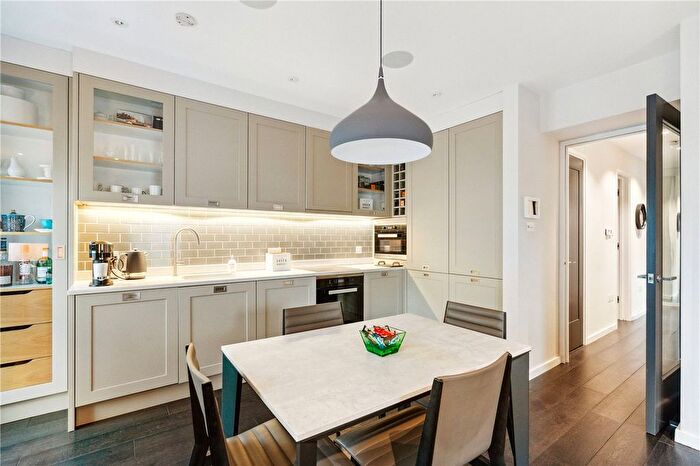 2 Bedroom Flat For Sale In Fulham Road, London, SW10