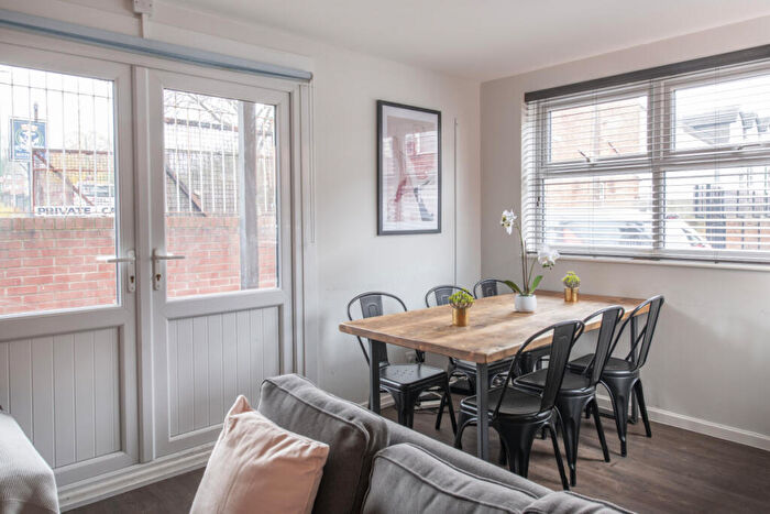 7 Bedroom Flat To Rent In *£ Pppw* Church Street, Lenton, NG7