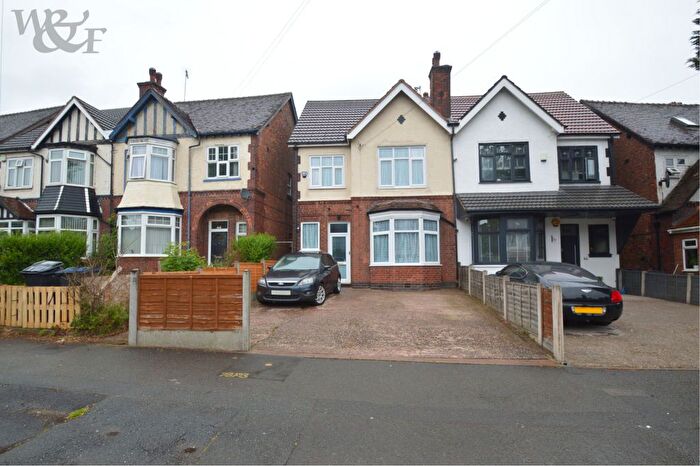 3 Bedroom Semi Detached House For Sale In Wheelwright Road, Birmingham, B24