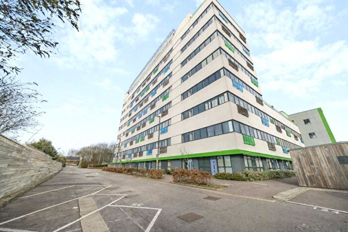 2 Bedroom Apartment For Sale In West Terrace, Six Hills House, Kings Road, Stevenage, SG1