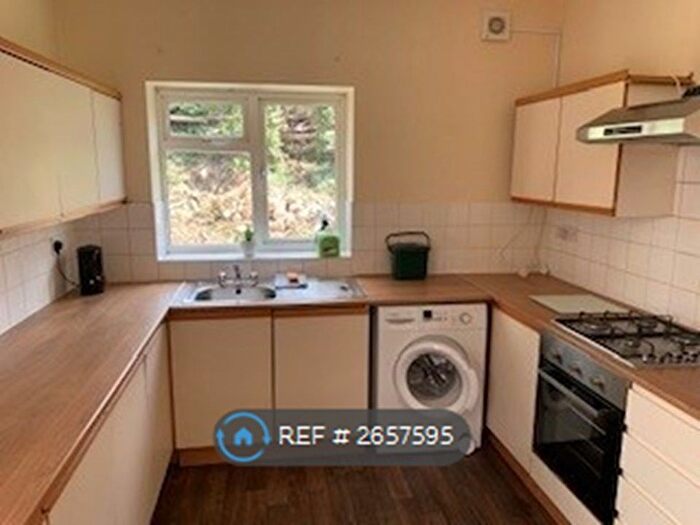 2 Bedroom Flat To Rent In Aldeburgh Street, London, SE10