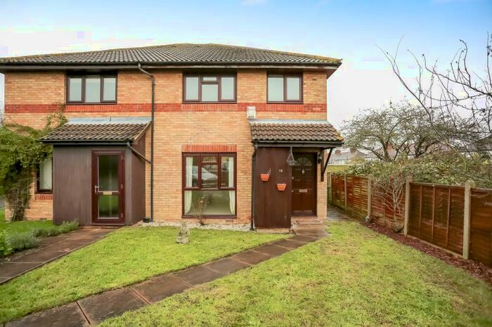 2 Bedroom End Of Terrace House To Rent In Camberley Close, Cheam, Surrey, SM3