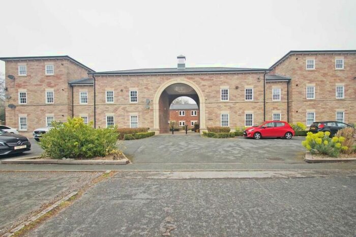 2 Bedroom Flat To Rent In Chancel Square, Meanwood Park, Leeds, LS6
