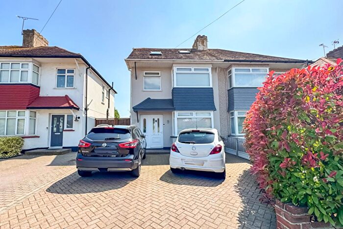 3 Bedroom Semi-Detached House For Sale In Derek Gardens, Southend-on-Sea, SS2