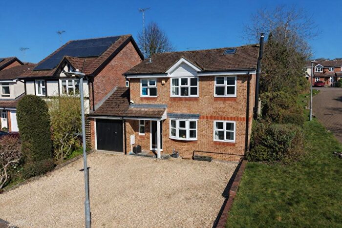4 Bedroom Link Detached House For Sale In Brimstone Walk, Berkhamsted, HP4