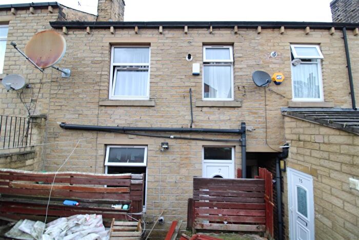 2 Bedroom Terraced House To Rent In Thorne Road, Huddersfield, HD1