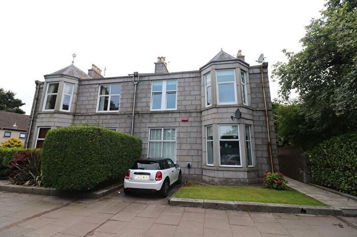 4 Bedroom Flat To Rent In Cornhill Road, Aberdeen, AB25