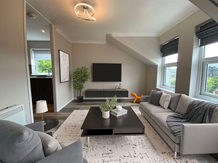 1 Bedroom Flat To Rent In West Wycombe Road, High Wycombe, HP12