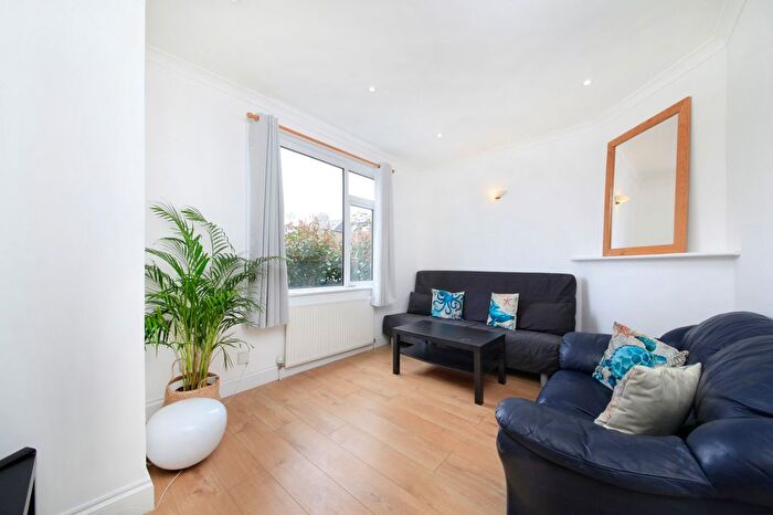 3 Bedroom Terraced House To Rent In Beclands Road, Wandsworth Common, SW17