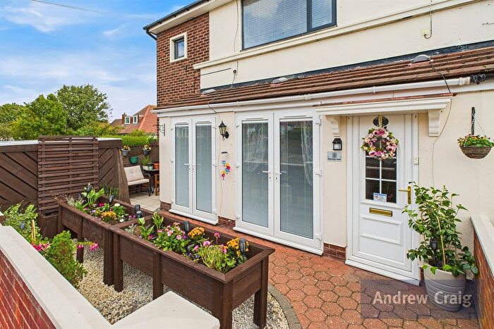 2 Bedroom Flat For Sale In Hemsley Road, South Shields, NE34