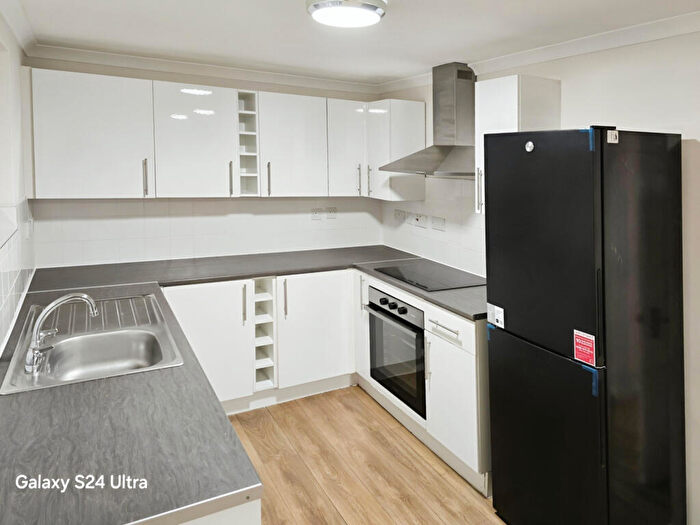 1 Bedroom Apartment To Rent In Barrington Mews, Milton Keynes, Buckinghamshire, MK6