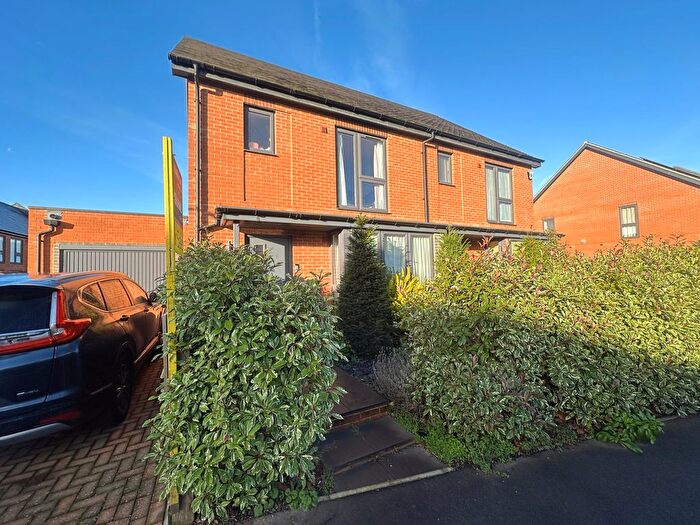 4 Bedroom Semi Detached House For Sale In Addison Road, Reading, RG1