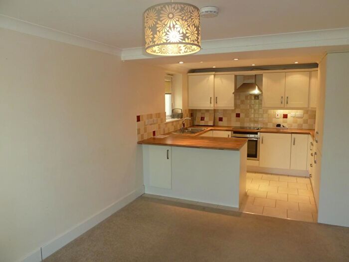 2 Bedroom Flat To Rent In Wilton Road, Salisbury, Wiltshire, SP2