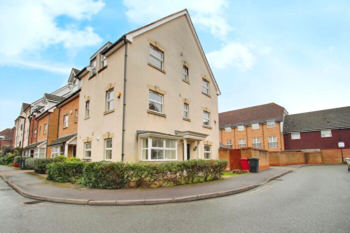 5 Bedroom Town House To Rent In Benjamin Lane, Wexham, Slough, SL3