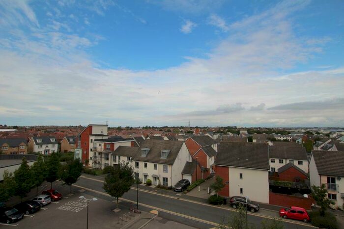 2 Bedroom Apartment To Rent In The Square - Cheswick Village, BS16