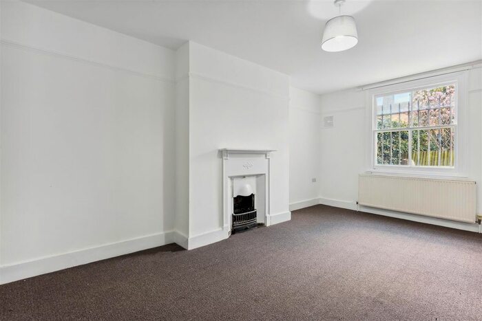 1 Bedroom Flat To Rent In Loftus Road, London, W12