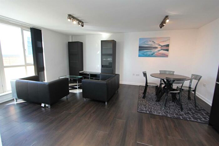 2 Bedroom Flat To Rent In Aspect, Leeds, LS2