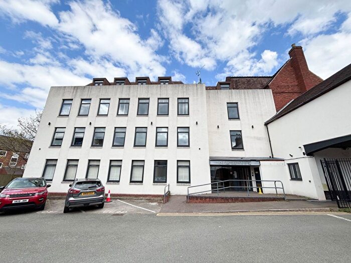 2 Bedroom Flat To Rent In Lombard Court, Lichfield, WS13