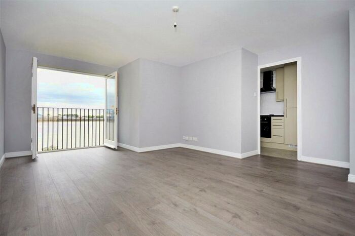 2 Bedroom Apartment To Rent In Harlinger Street, Woolwich, SE18