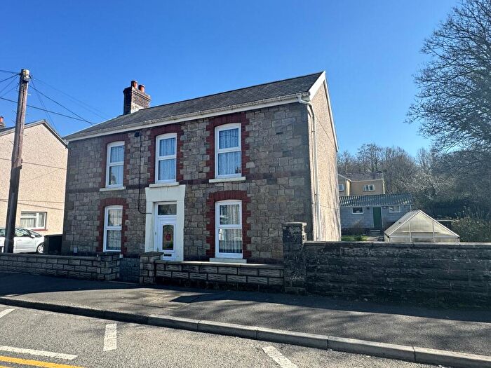 2 Bedroom Detached House For Sale In Cwmamman Road, Glanamman, Ammanford, Carmarthenshire., SA18