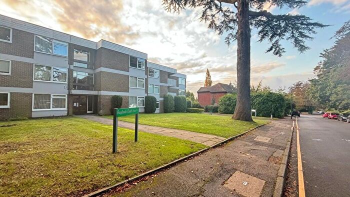 1 Bedroom Apartment To Rent In Upper Edgeborough Road, GU1