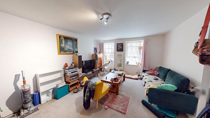 2 Bedroom Flat To Rent In Oriental Place, Brighton, BN1