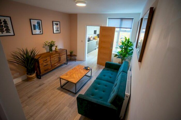 4 Bedroom Terraced House To Rent In Mount Pleasant, Redditch, B97