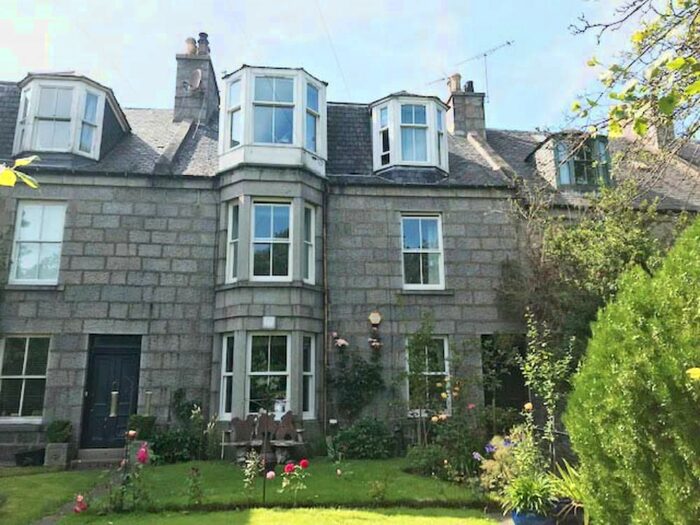 2 Bedroom Flat To Rent In Hardgate, First Floor Right, Aberdeen, AB11