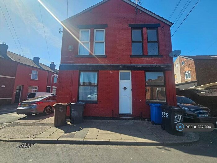 2 Bedroom End Of Terrace House To Rent In Ashley St, Salford, M6