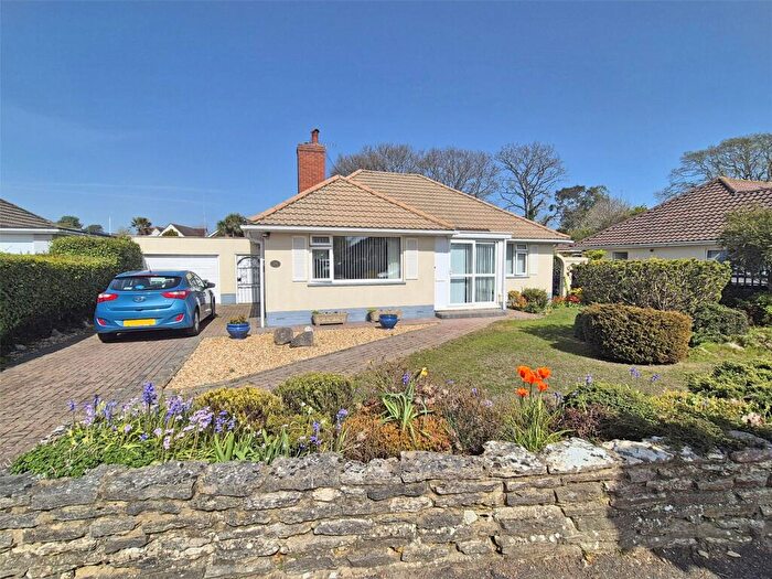 2 Bedroom Bungalow For Sale In Crossmead Avenue, New Milton, Hampshire, BH25