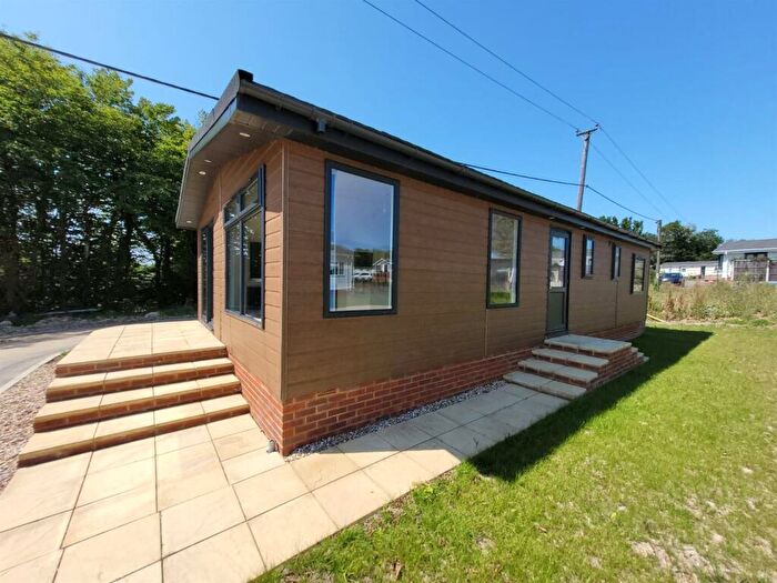2 Bedroom Property For Sale In Petty Char Court, Billingshurst, RH14