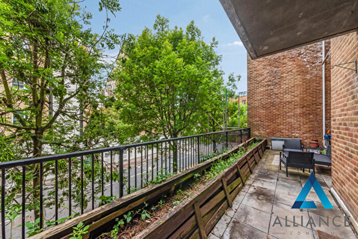 2 Bedroom Flat To Rent In Lamb Court, Narrow Street, London, E14