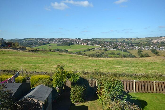 3 Bedroom Terraced House For Sale In Delph Terrace, Clayton, Bradford, BD14
