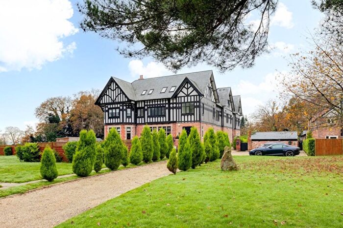 3 Bedroom Flat For Sale In Ferma Lane, Great Barrow, CH3