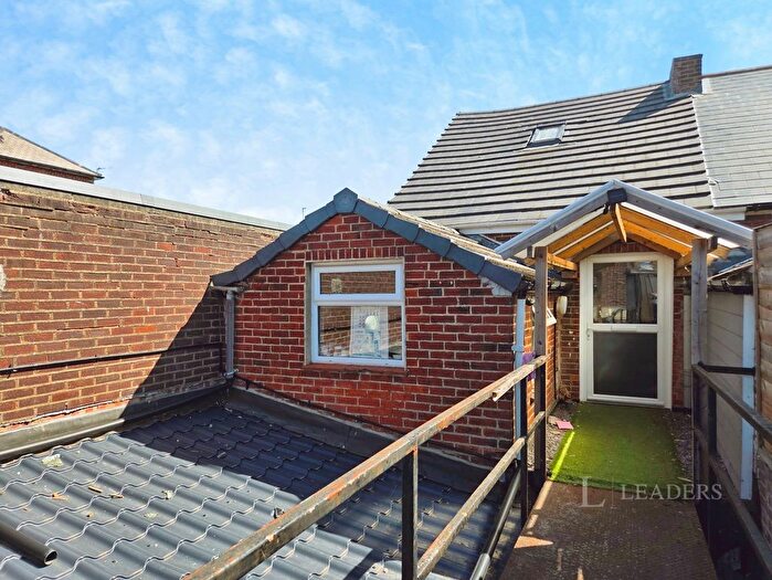 Studio To Rent In Market Street, Eastleigh, Hampshire, SO50