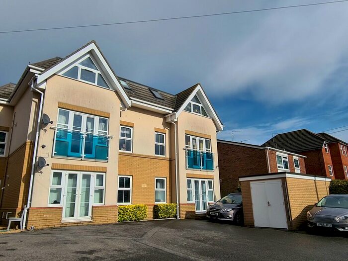 2 Bedroom Apartment To Rent In Millbrook Road East, Southampton, SO15