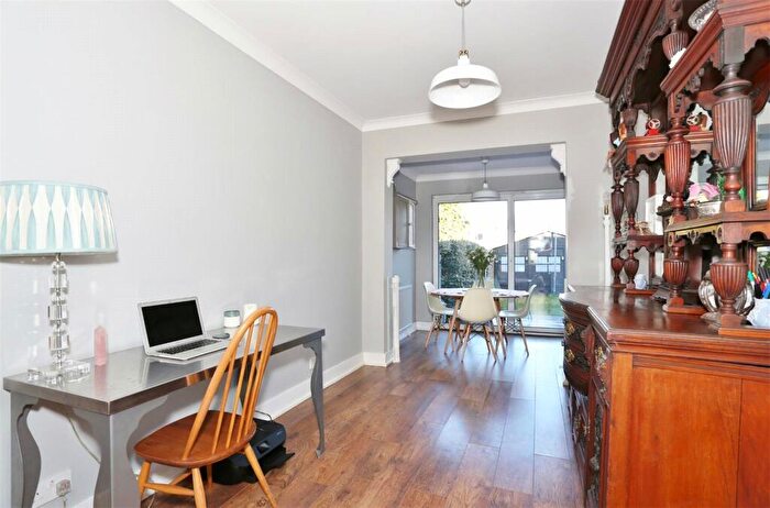 2 Bedroom End Of Terrace House To Rent In Palmeira Road, Bexleyheath, Kent, DA7