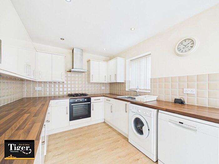 3 Bedroom Detached Bungalow For Sale In Meanwood Avenue, Blackpool, FY4