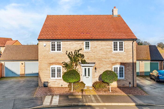 5 Bedroom Detached House For Sale In Fairey Way, Burton Latimer, NN15