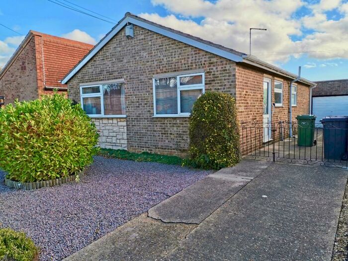 2 Bedroom Detached Bungalow To Rent In Barham Close, Stanground, Peterborough, PE2