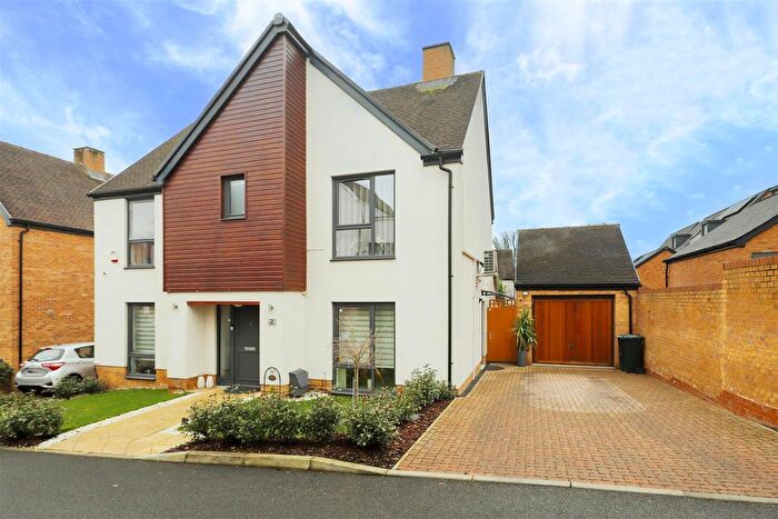 4 Bedroom Detached House For Sale In Barrett Place, Uxbridge, UB10