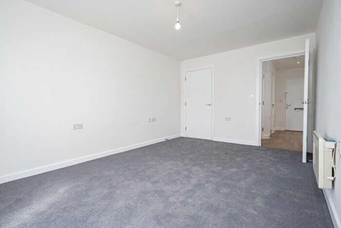 1 Bedroom Flat To Rent In Queensway, Southampton, SO14