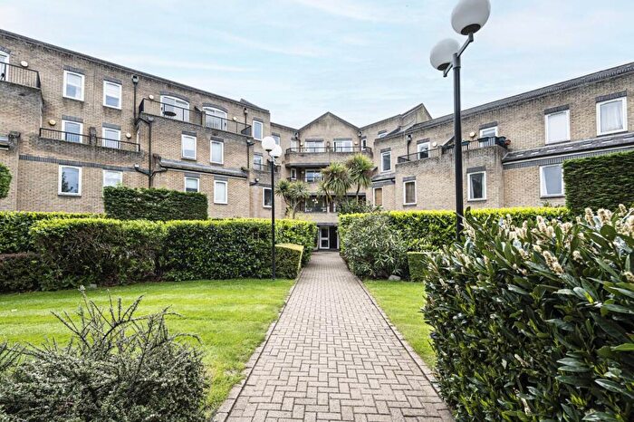 1 Bedroom Flat To Rent In Conant Mews, Aldgate, London, E1