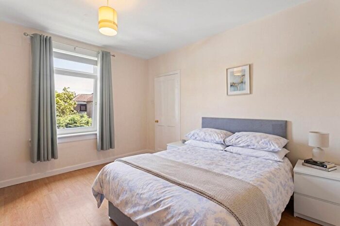 3 Bedroom Flat For Sale In Dundas Street, Bathgate, EH48