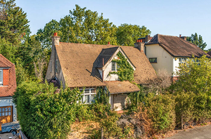 3 Bedroom Detached House For Sale In Lynton Road, New Malden, KT3