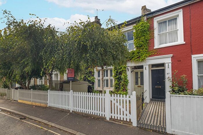 3 Bedroom End Of Terrace House To Rent In Grosvenor Road, Twickenham, TW1