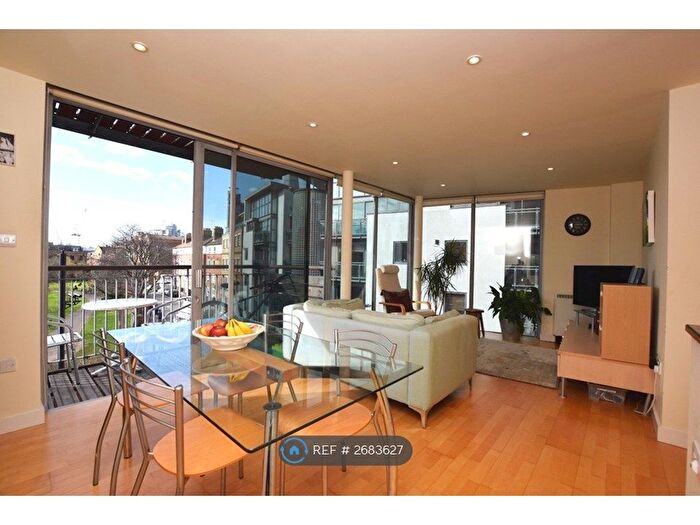 2 Bedroom Flat To Rent In Park West Apartments, London, SE1