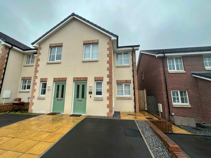2 Bedroom House To Rent In Smiths Drive, Pentrechwyth, SA1